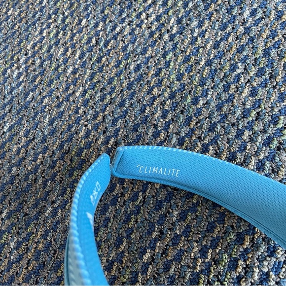 ADDIDAS NWOT Climalite Women's Visor with Cushioned Band - Picture 3 of 4